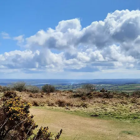 Кемпинг Summit Kit Hill Cornwall Panoramic Views Grass Pitch From 15pn Or Bella Bell Tent 75pn Callington